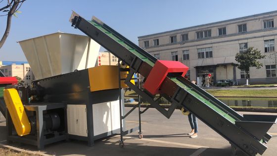 3 η φάση που υφαίνεται τοποθετεί την ενιαία μηχανή καταστροφέων εγγράφων άξονων σε σάκκο