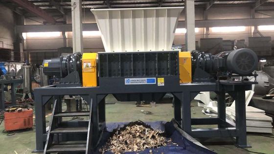 18.5kw δίδυμη μηχανή καταστροφέων εγγράφων άξονων, ανθεκτική τεμαχίζοντας μηχανή ελαστικών αυτοκινήτου