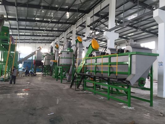 γραμμή πλύσης νιφάδων της Pet μπουκαλιών 1000kg/H 2000kg/H Pet